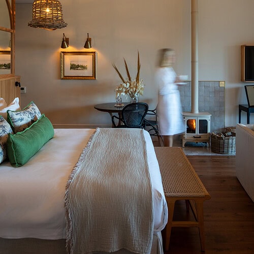 Alexander-Estate-Luxury-Suite-002